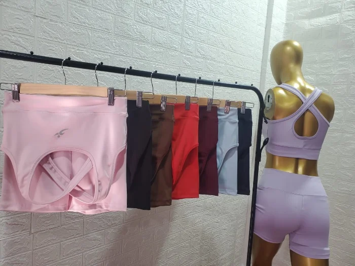 Conjunto  Shorts  + Top (cruzada)