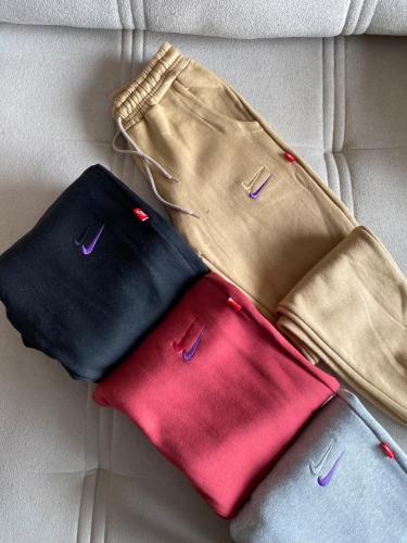 Jogger Nike Bordado