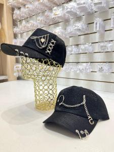 Gorra Negra con Tachas