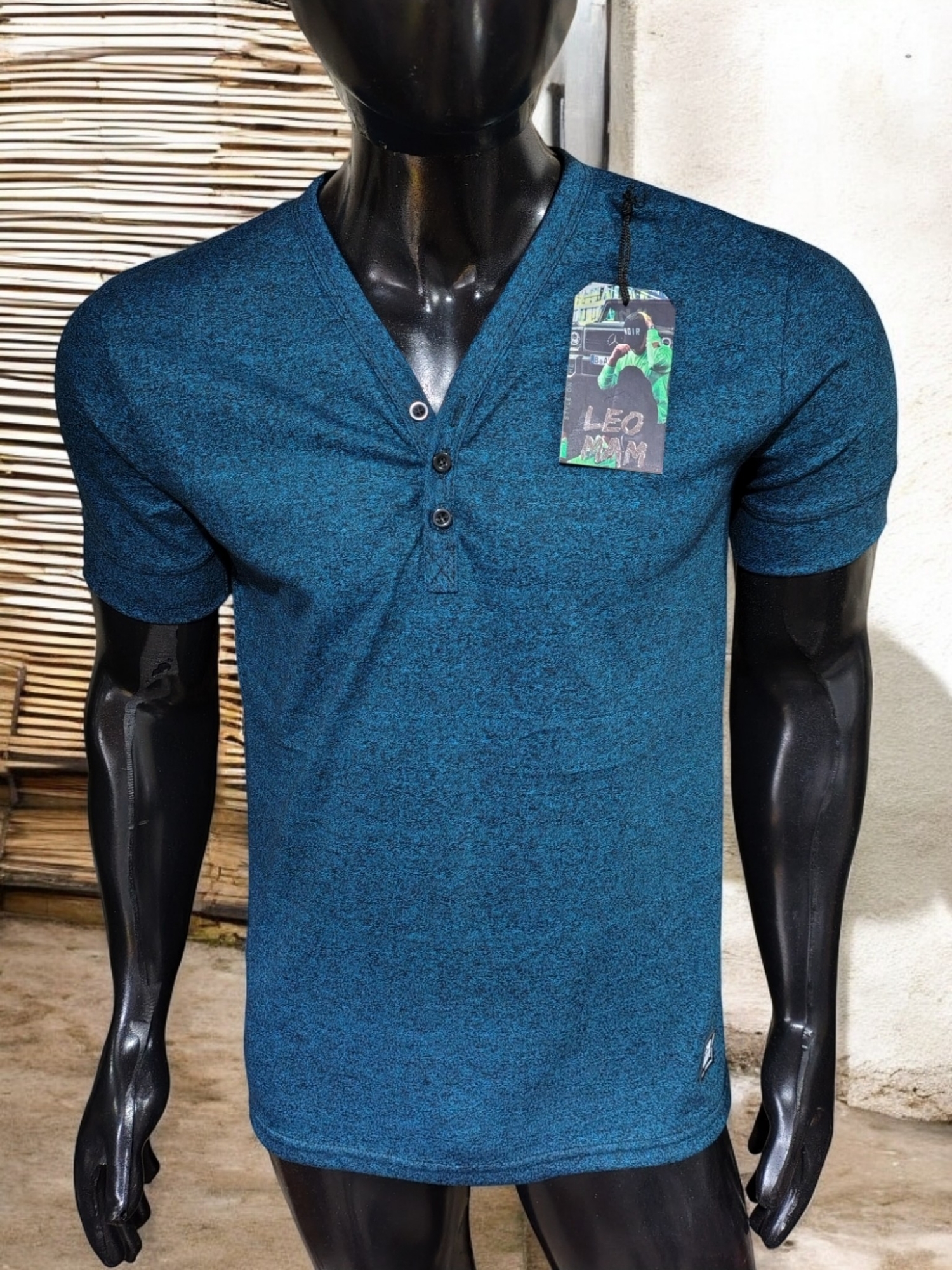 Remeras V con Botones - Imagen 2
