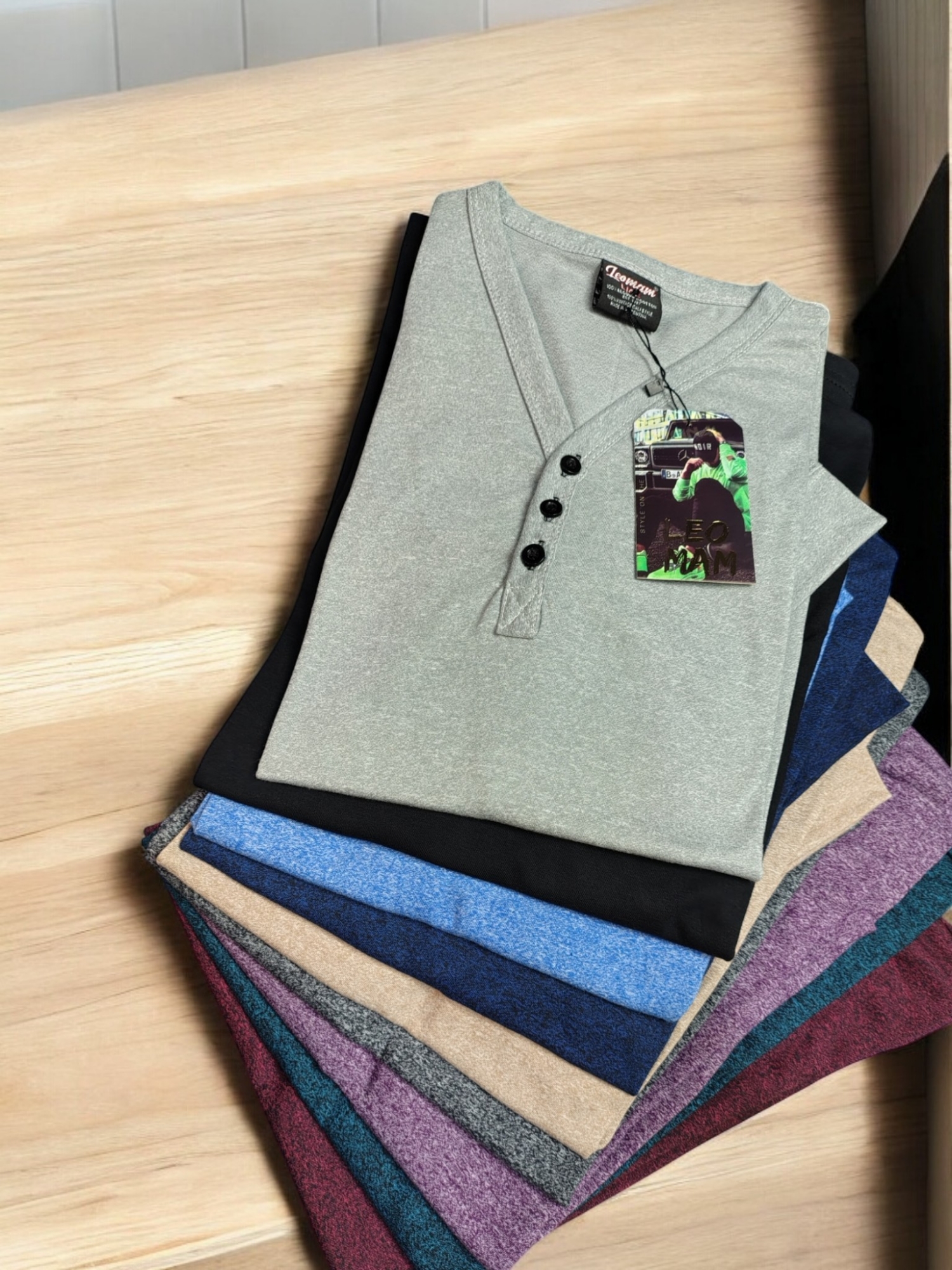 Remeras V con Botones - Imagen 3