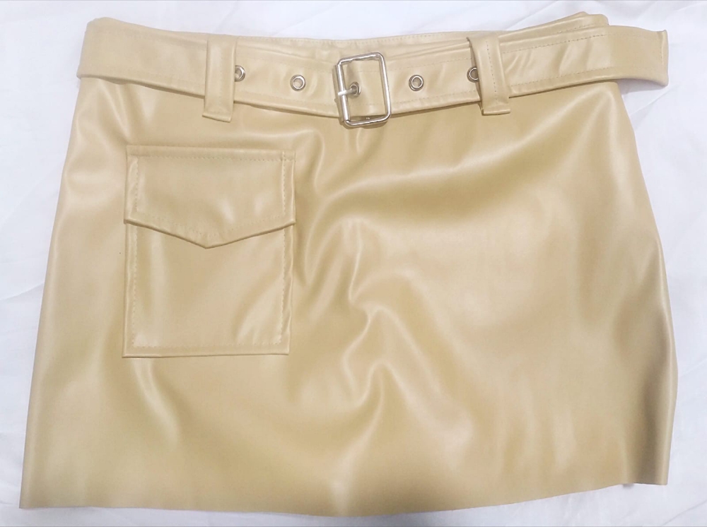 Short Pollera Engomado con Cinto y Hebilla - Imagen 2
