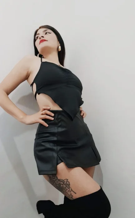 Shorts Pollera Dos Tajos Cuerina Elastizado