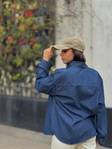 Camisa Jean Azul Oversize - Miniatura 3