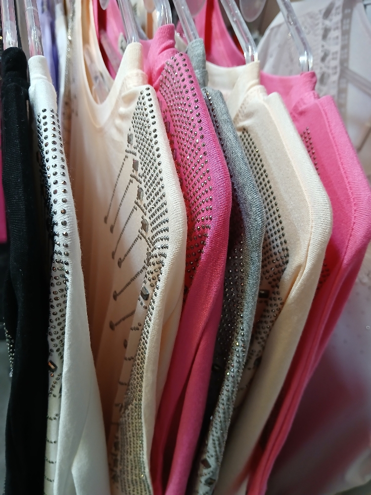 Blusas Importadas con Detalles en el Hombro - Imagen 2