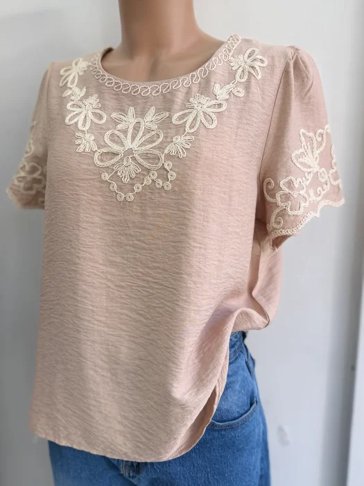 Blusa Celia Bordada Importada