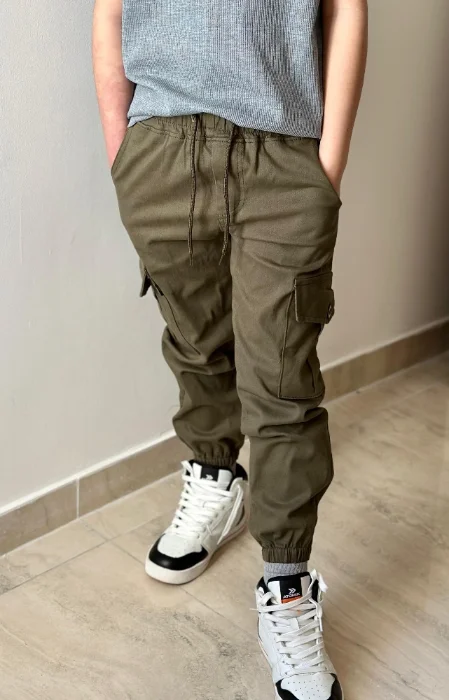 Pantalon Cargo  de Niños  en Tela Gabardina