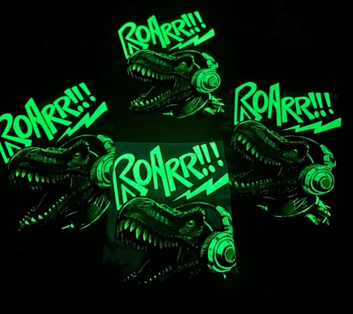 Remeras Brillan en la Oscuridad Dinosaurio Algodón Peinado Linea Premium