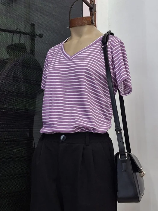 Remera Basica en V