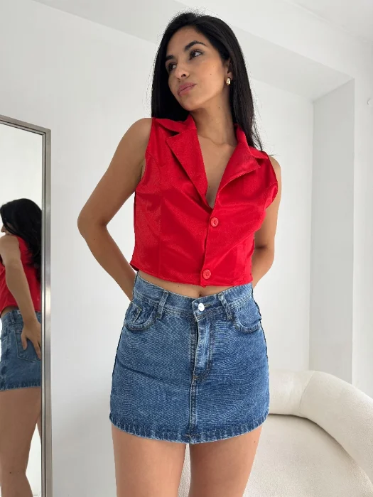 Tamy.  Short Pollera