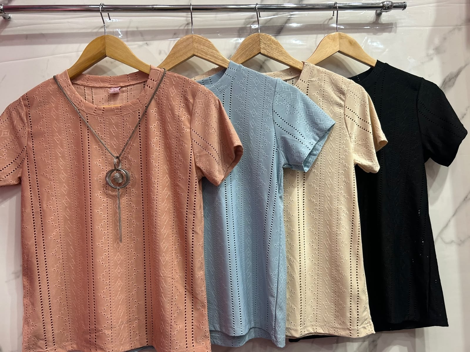 Remera Básica  ((brodery Punto)) - Imagen 2