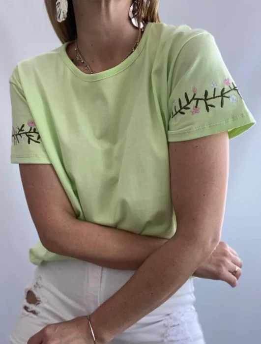 Remera Manga Bordada