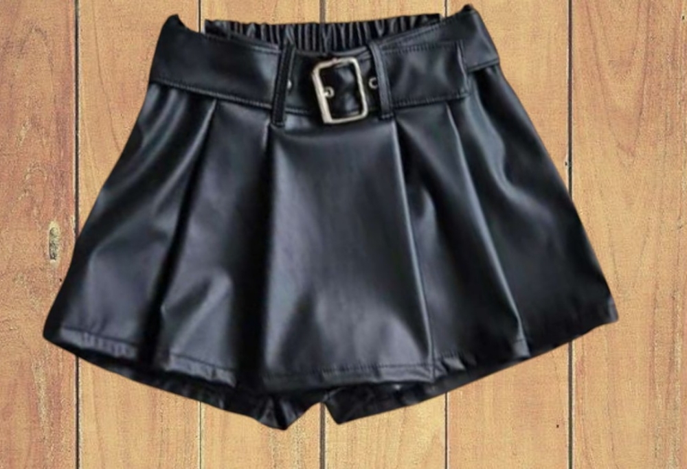 Shorts  Pollera de Cuerina - Imagen 2