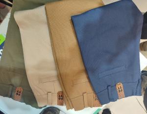 Pantalón Chino de Gabardina