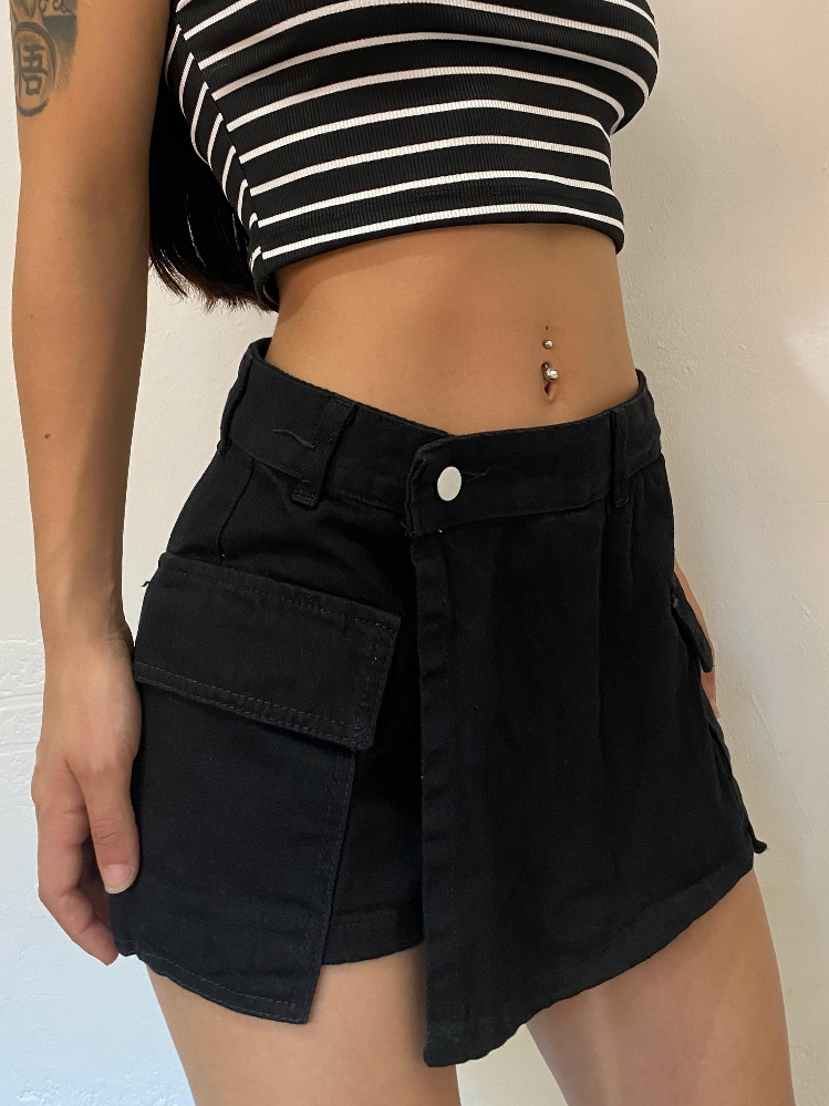 Short Pollera Erola Black Rígida Cargo 8 - Imagen 3