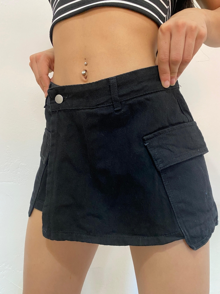 Short Pollera Erola Black Rígida Cargo 8 - Imagen 4