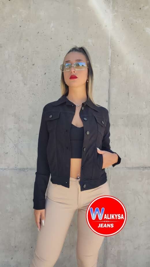 Campera de Bengalina Negro Talle Especial - Imagen 2