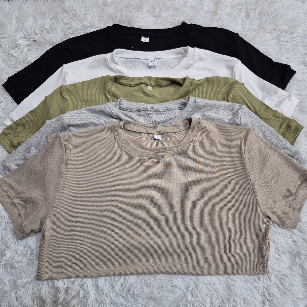 Remera con Puño - Imagen 2