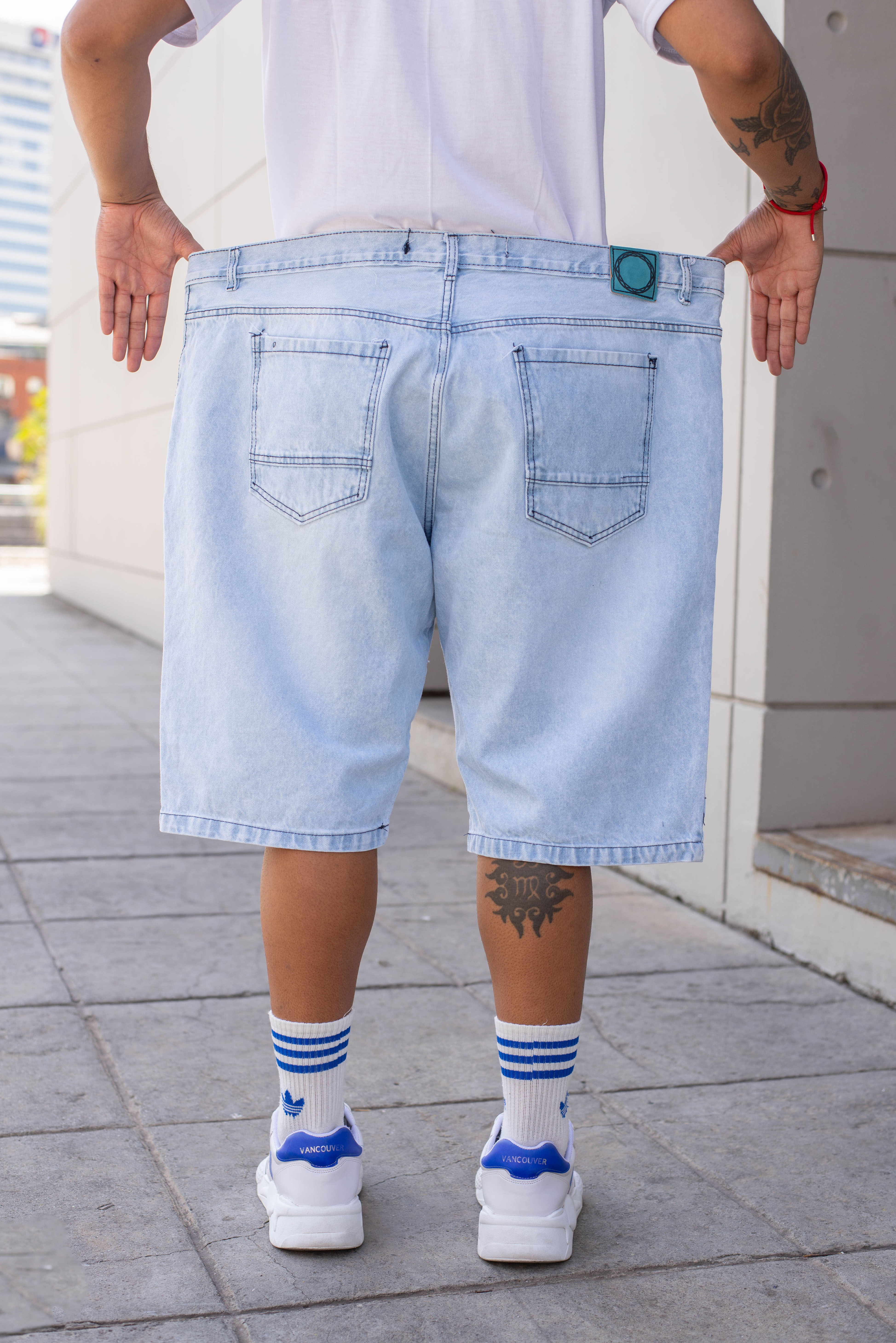 Claypole - Bermuda Talle Especial Celeste - CCJ69.jpg