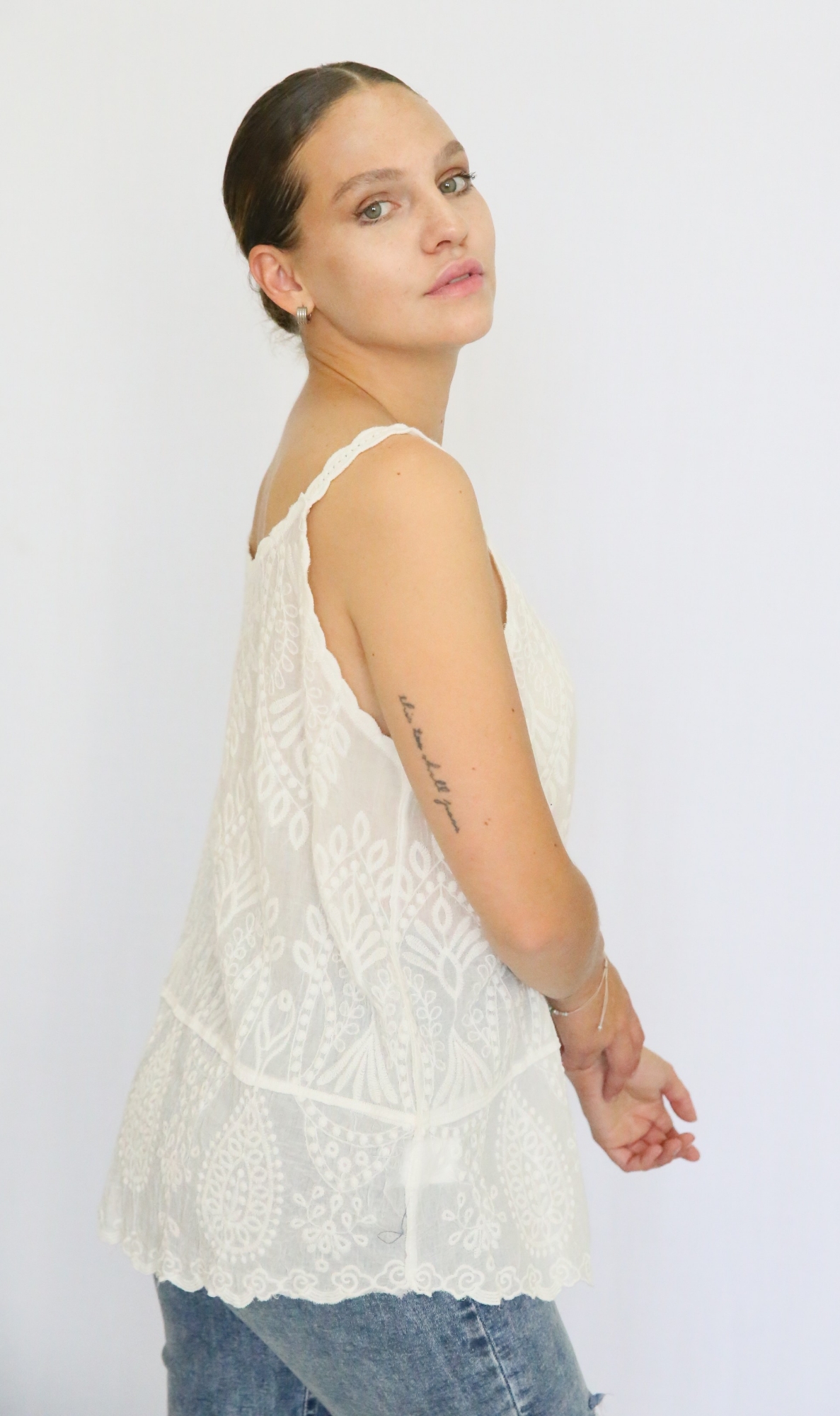 Musculosa Bordada con Puntilla - Imagen 3
