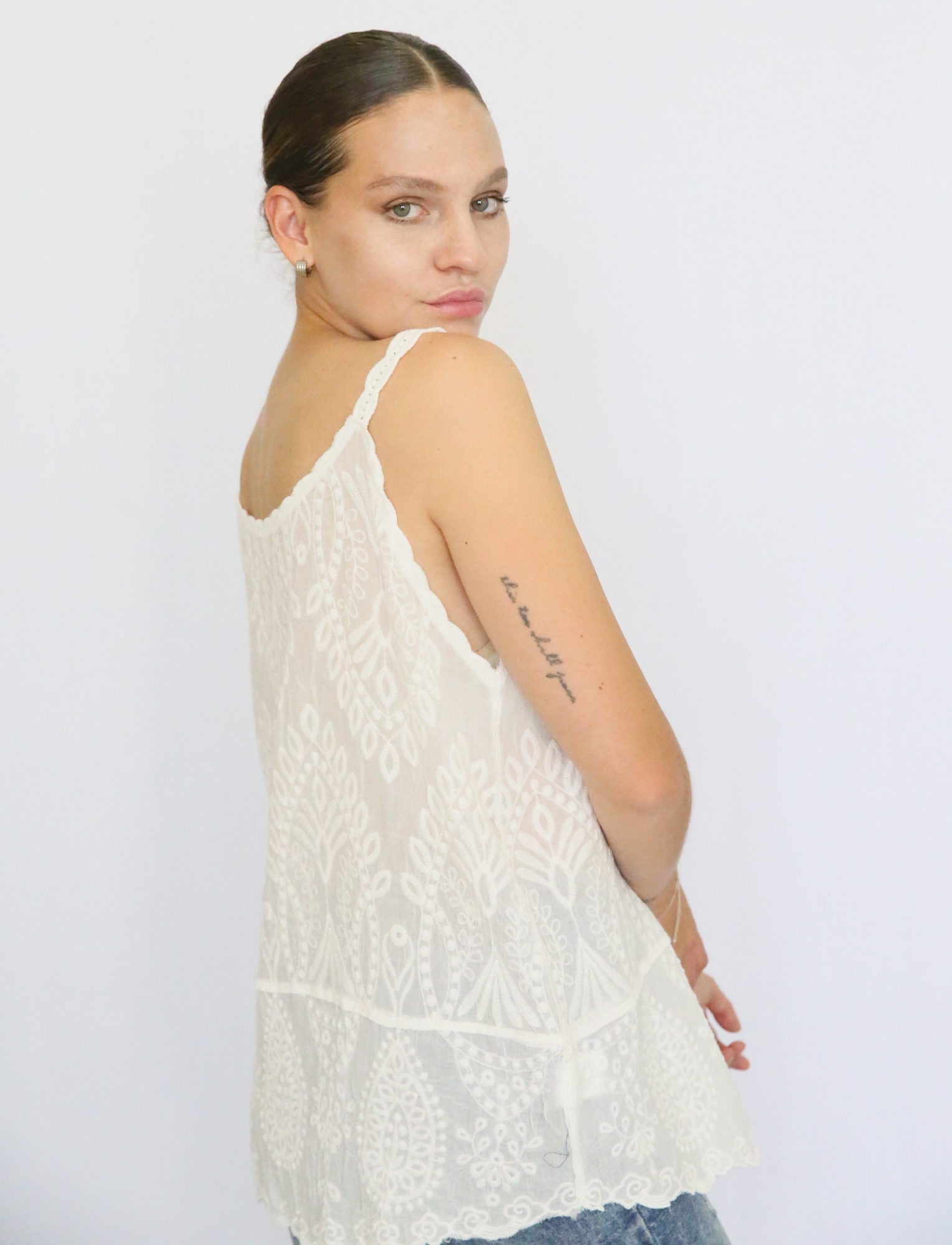 Musculosa Bordada con Puntilla - Imagen 4