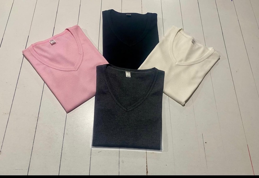 Remeras de Waffle en Cuello V - Imagen 2