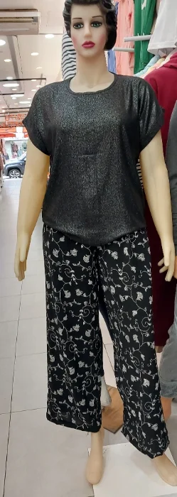 Remera de Lino  con Lurex  con Espandex Negro y Blanco
