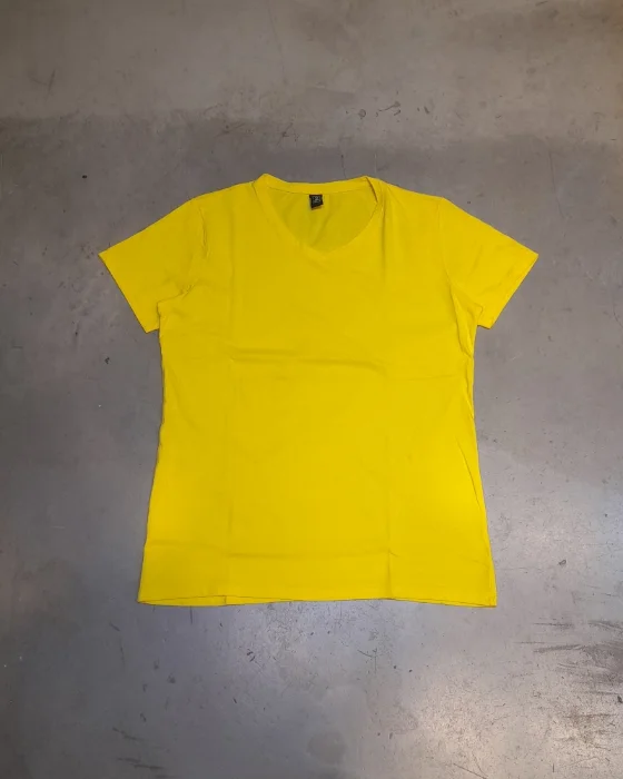 Remera Cuello V Amarillo