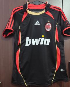 Camiseta Retro - Miniatura 3