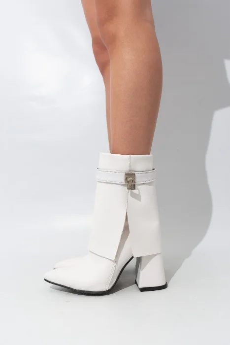 Bota Volcada 1/2 Caña India Blanco
