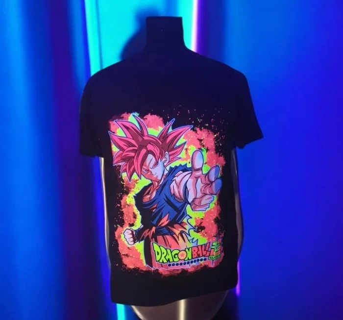 Remeras de Adulto Goku Dios Brillan en Oscuridad