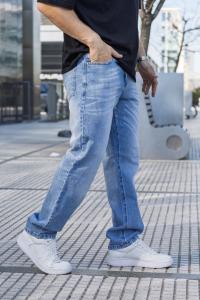 Pantalón Mom Celeste con Bigotes .. - Miniatura 2