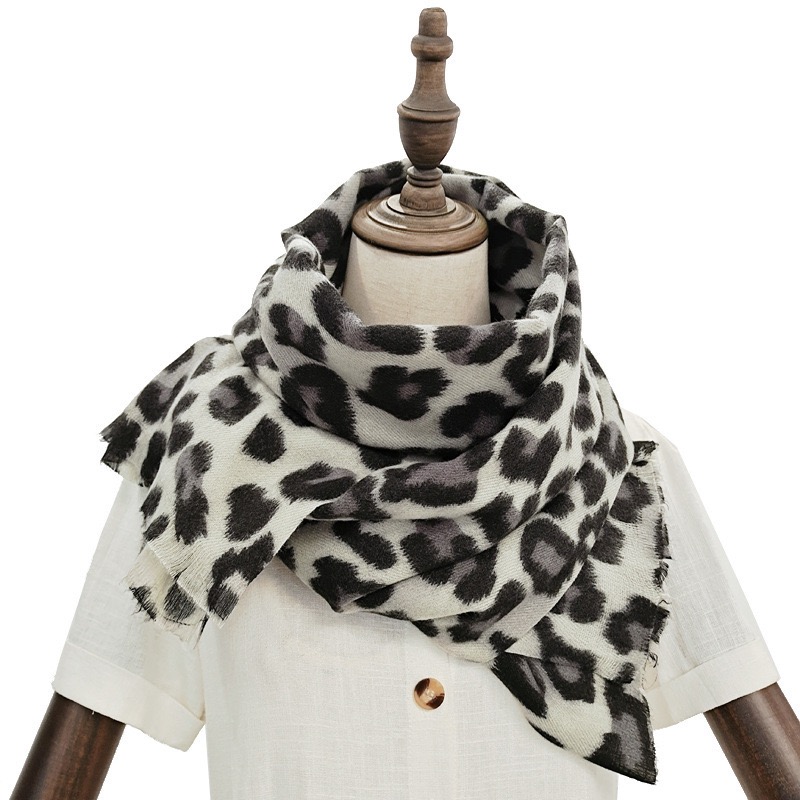 Ruana Pashmina Animal Print Grande 200x80cm - IMG_4520.jpeg