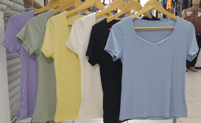 Remera Escote Espejo