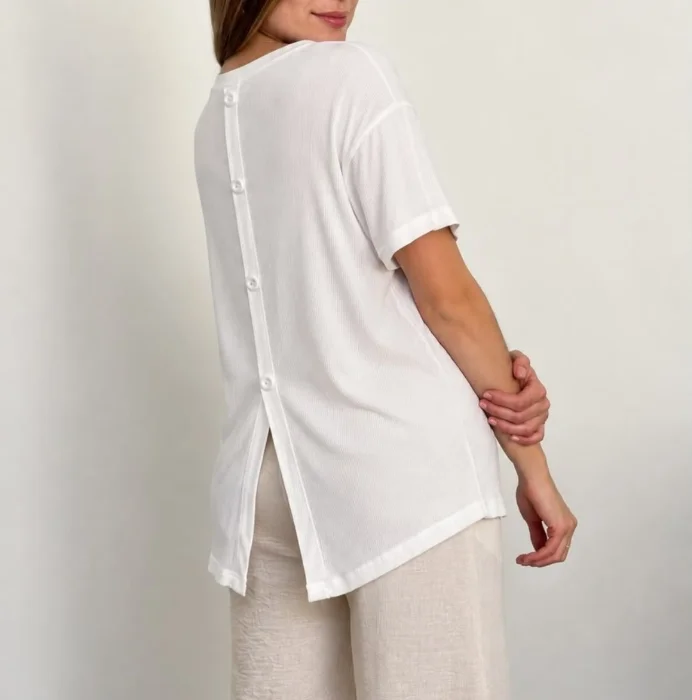 Remera con Botones