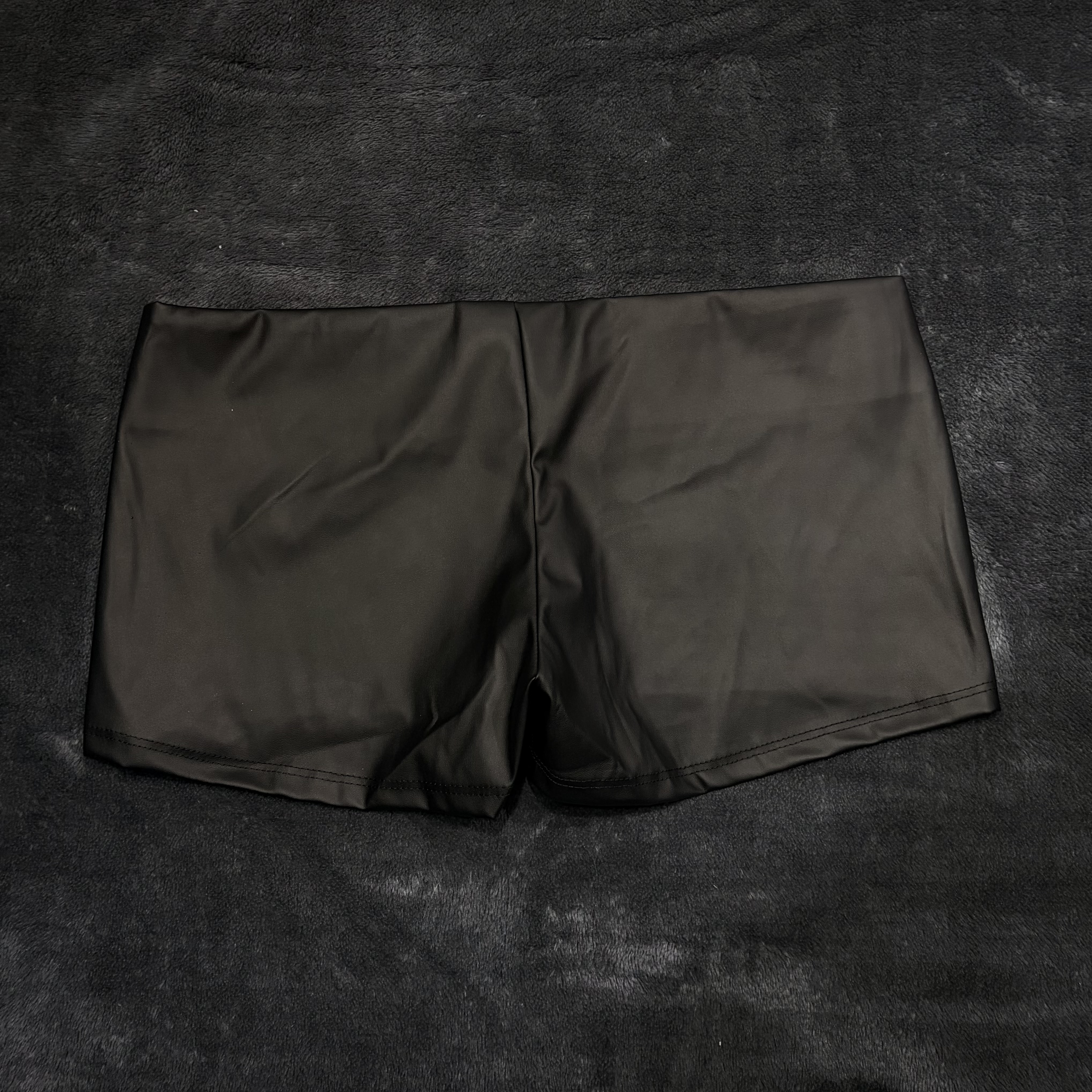 Short Tiro bajo Engomado/cuerina - IMG_8368.jpeg
