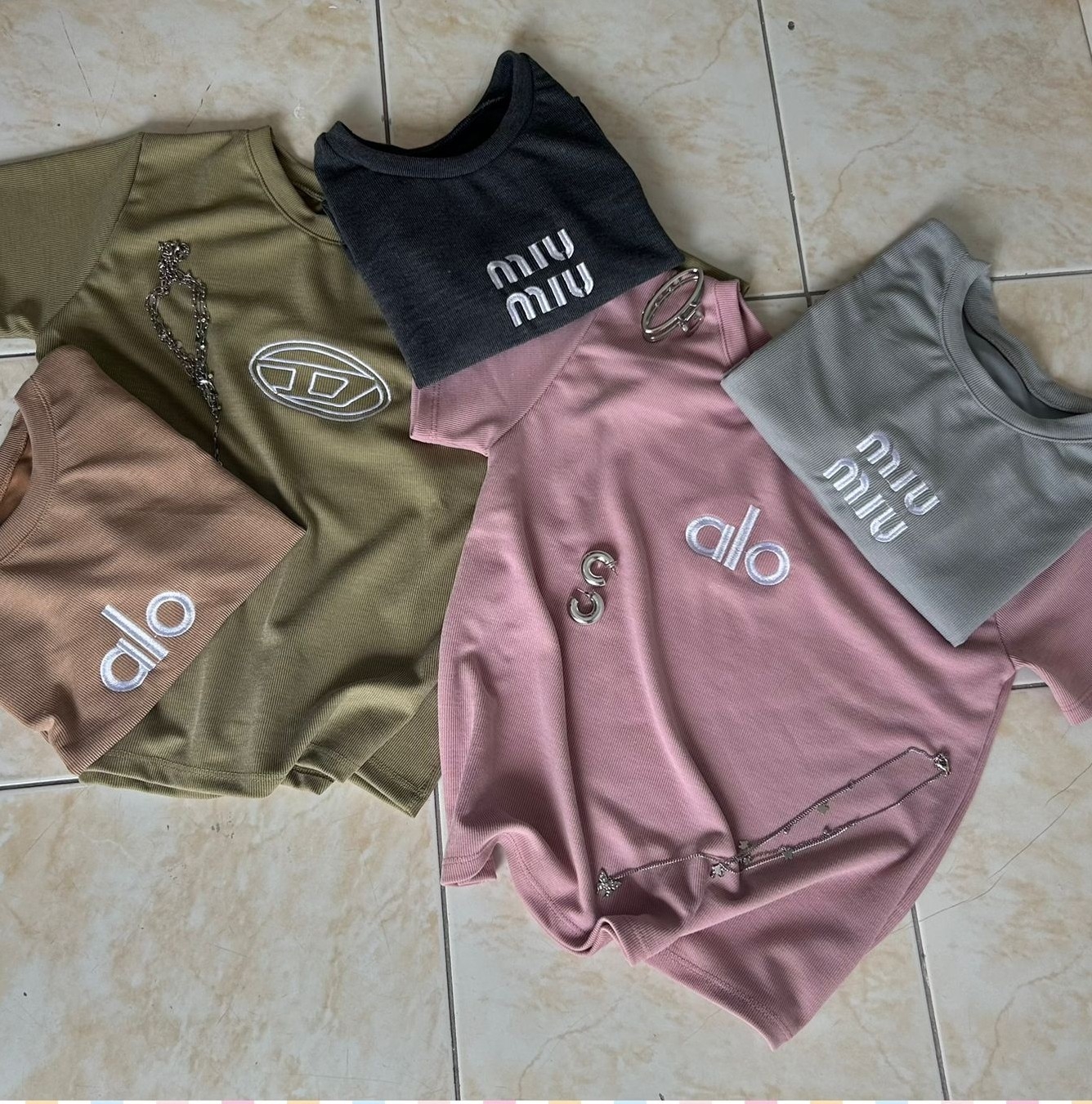 Remeras Bordadas  de Diesel , Alo y Miu Miu  Morley Vintage con Spandex - Imagen 3