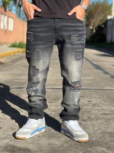 Jean Chileno Negro con Roturas