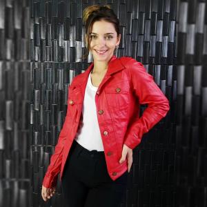 Campera "ruby" de Bengalina Engomada