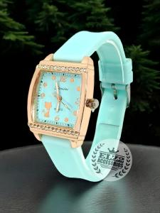 Reloj de Dama Cuadrado con Detalle de Gato con Malla de Silicona