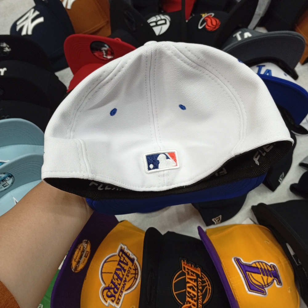 Gorras Planas Cerradas - 4jsy.jpg