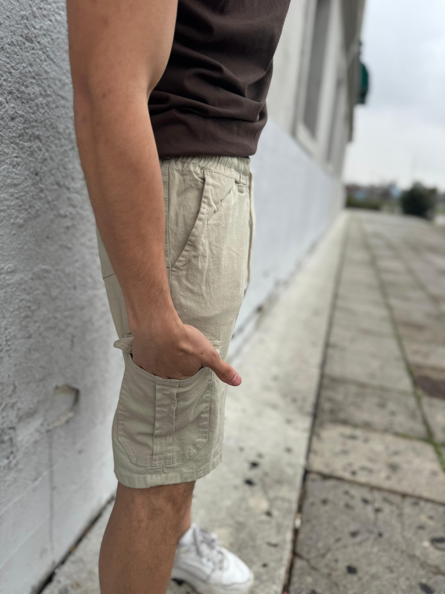 Bermudas  Gabardina  con Cargo Mom - Imagen 4