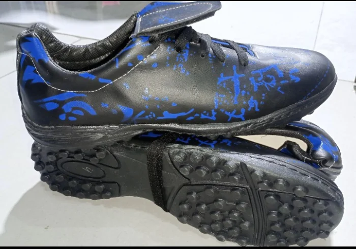 Botines Futbol Adulto/oferta