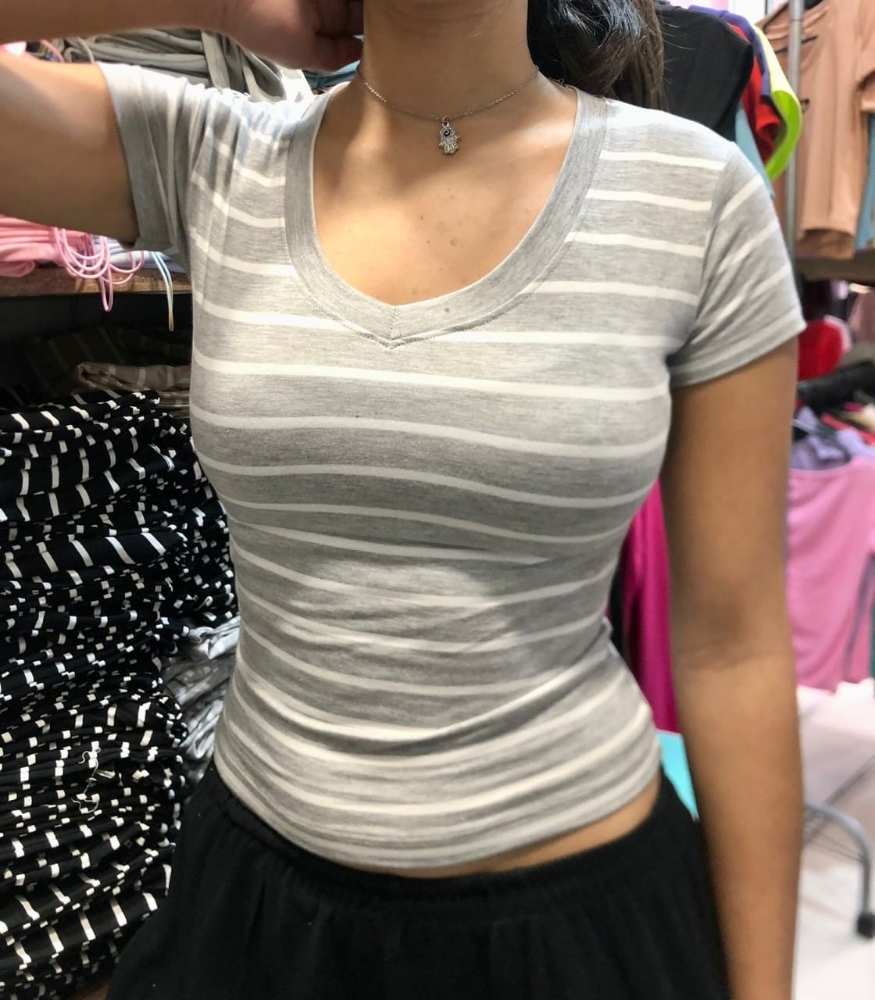 Remera V - Imagen 3