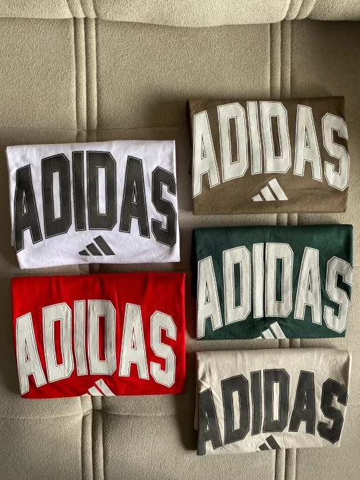 Remera Adidas Letras