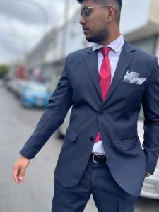 Traje Azul Marino de Hombre Entallado - Miniatura 2