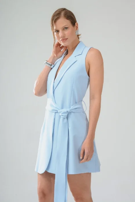 Chaleco Vestido Sastrero Premium Forrado con Solapas Cruzadas, Pinzas y Lazo