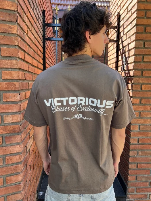 Remera Oversize Victorious