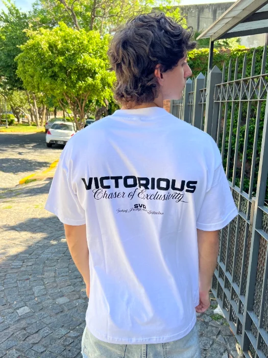 Remera Oversize Victorious