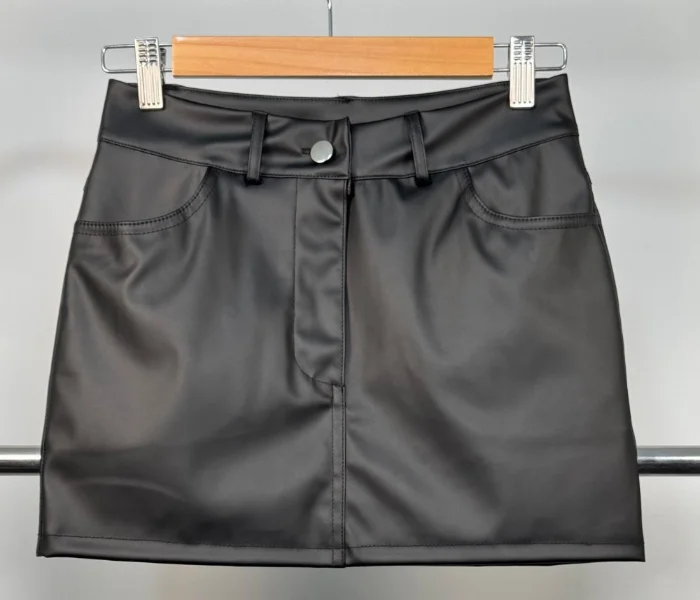 Pollera Clasica con Bolsillos Cuerina